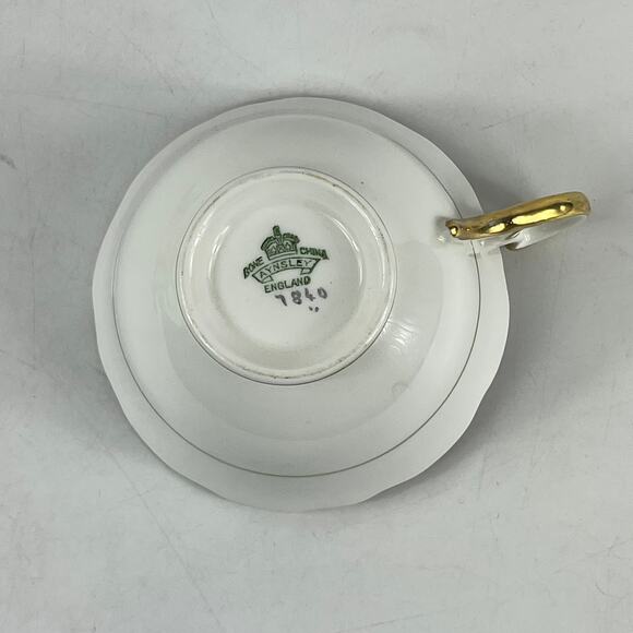 Aynsley England Bone China Teacup Red Gold Floral Interior Scalloped 7840 - Picture 6 of 13